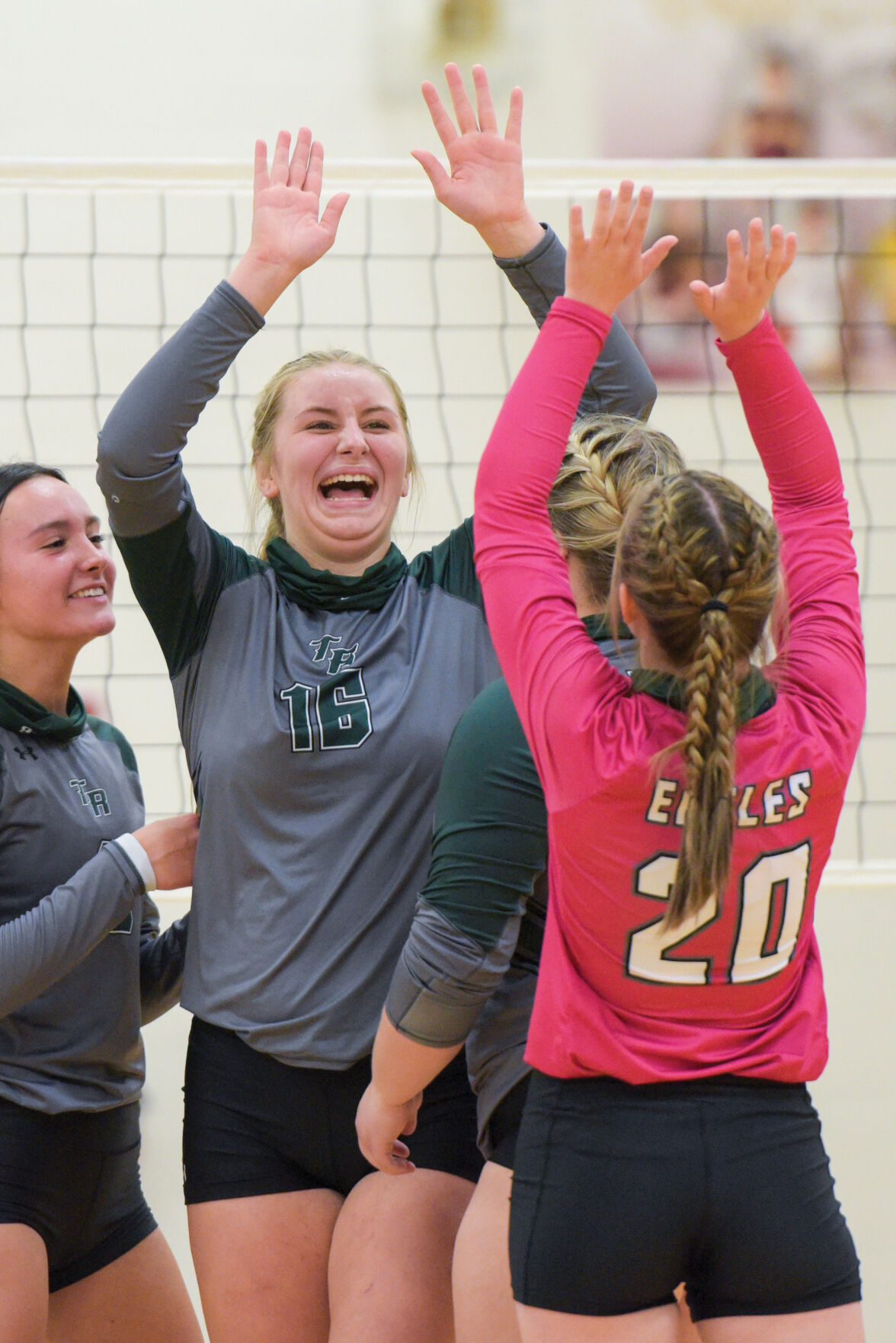 09-12-20 bh v tr volleyball 6.jpg